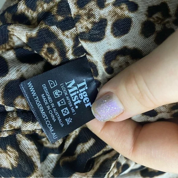 🆕Tiger Mist - Toronto leopard print ruched mini dress - Picture 9 of 10